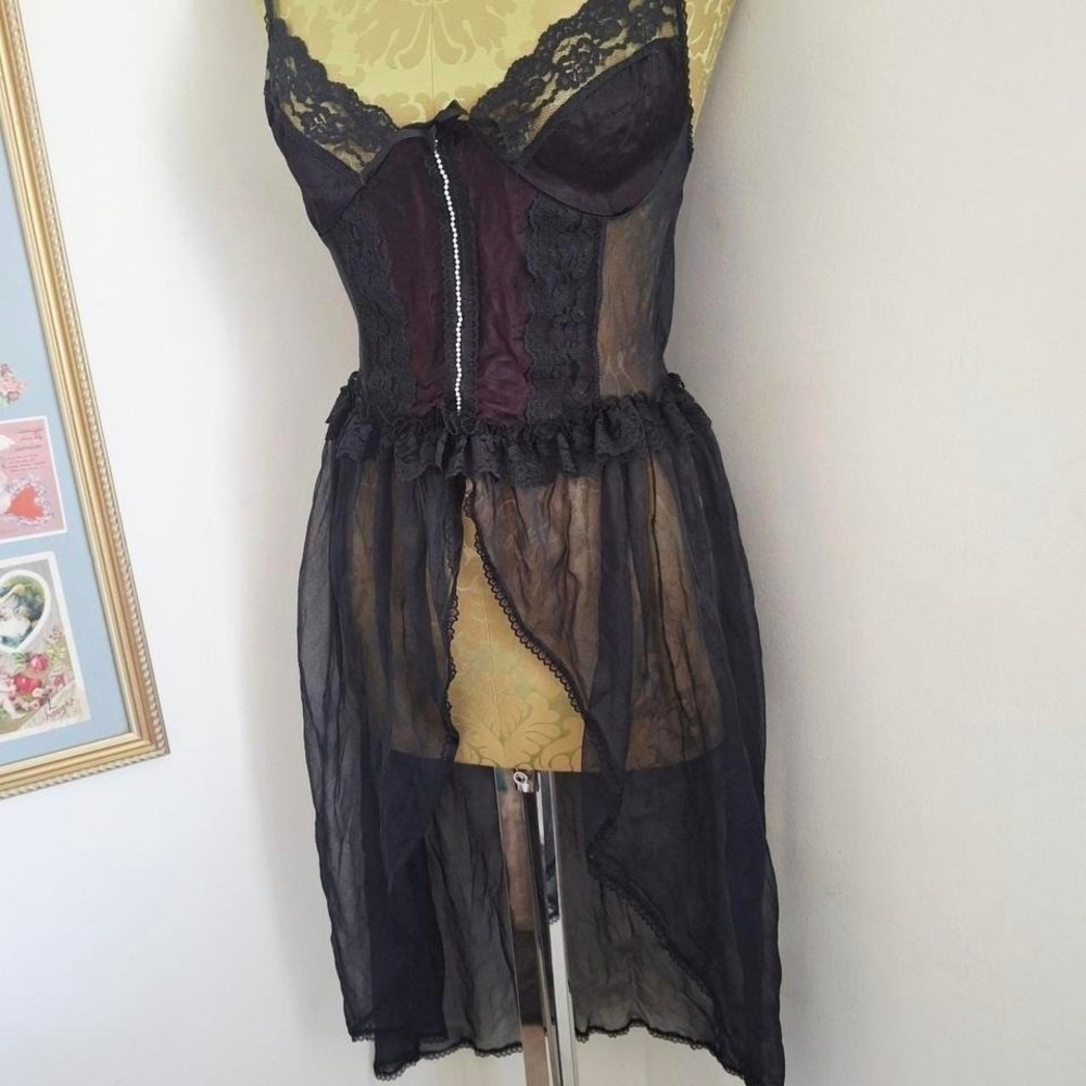Vintage RARE Nan Flower black maroon babydoll negligée sheer lace ruffles medium